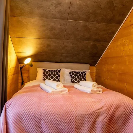 Holiday Home Small Vegas- Jacuzzi And Garten For Exclusive Use Kołczewo Zewnętrze zdjęcie