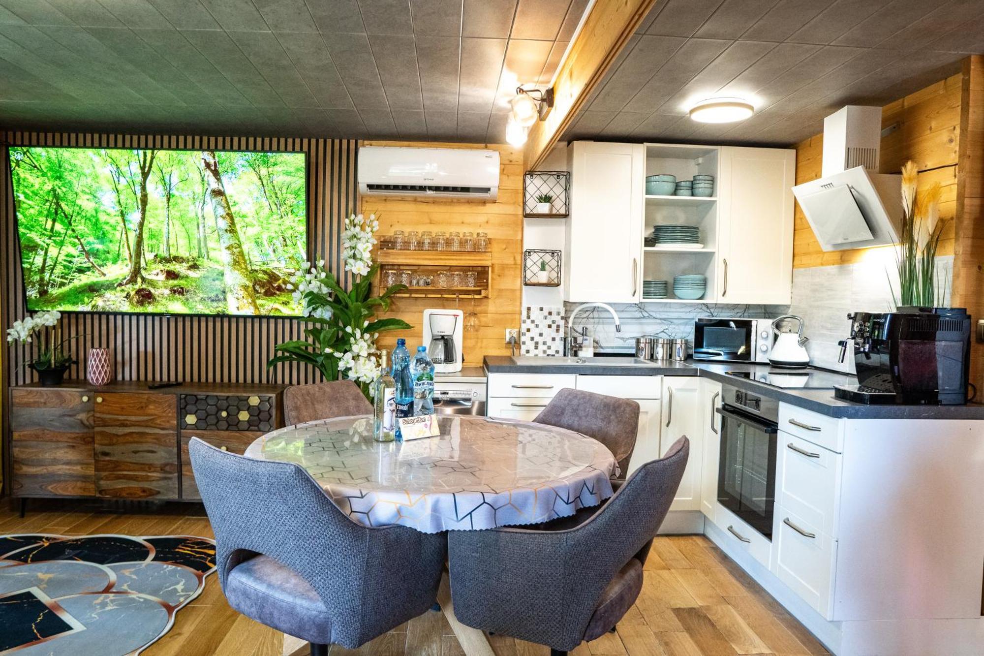 Holiday home Small Vegas- Jacuzzi And Garten For Exclusive Use