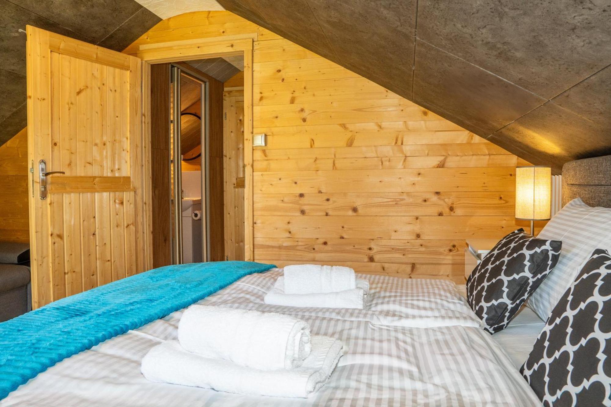 Small Vegas- Jacuzzi And Garten For Exclusive Use Holiday home